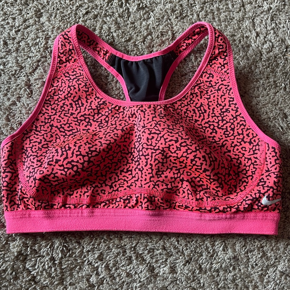 2 Nike sports bra bundle excellent condition!